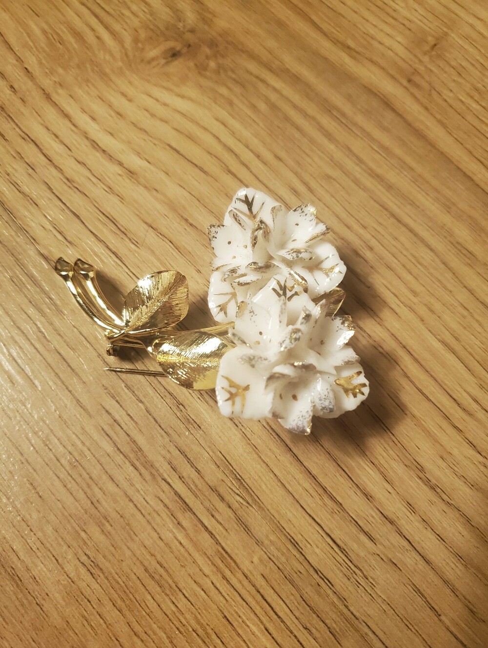 Vintage 1950s Coro Signed Porcelain Double Flower Brooch Pin Gold Trim